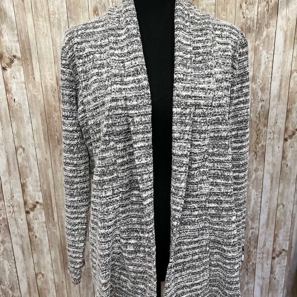 Black and White Textured Knit Cardigan Sweater‎